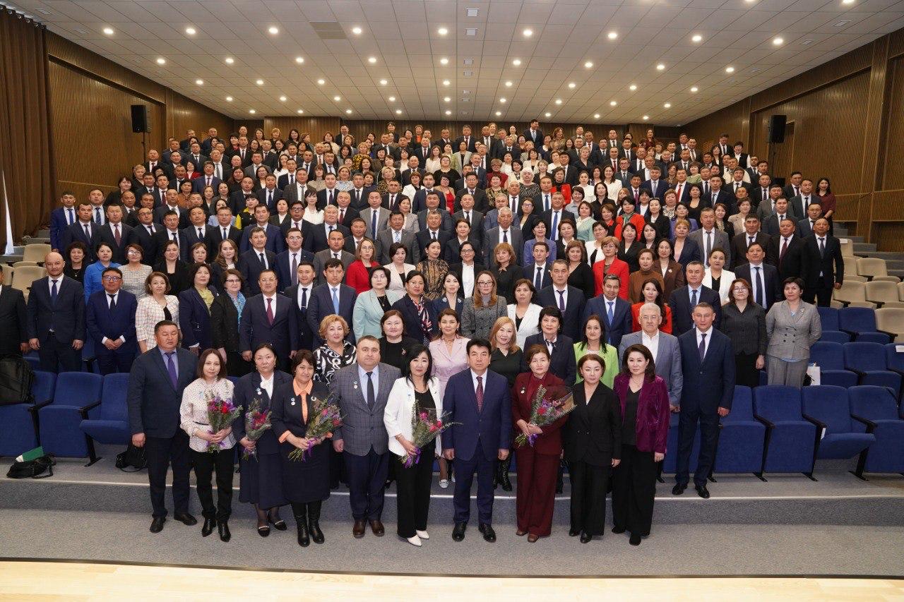 Безопасность детей, кадровый потенциал и инфраструктура: Гани Бейсембаев обозначил ключевые векторы перед региональными руководителями образования